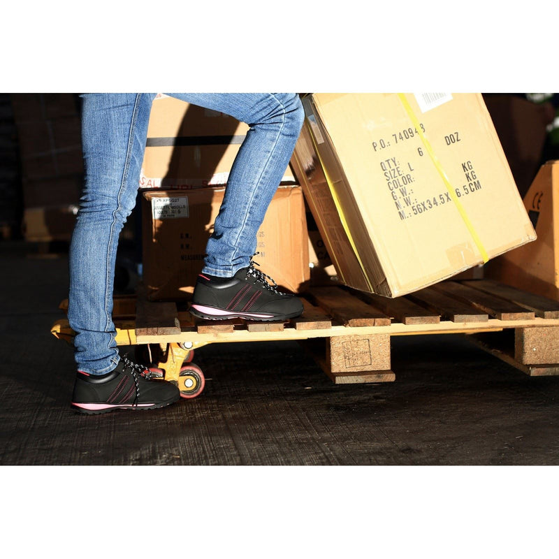 Amblers Safety FS47 Leather Women's Black/Pink Safety Trainers