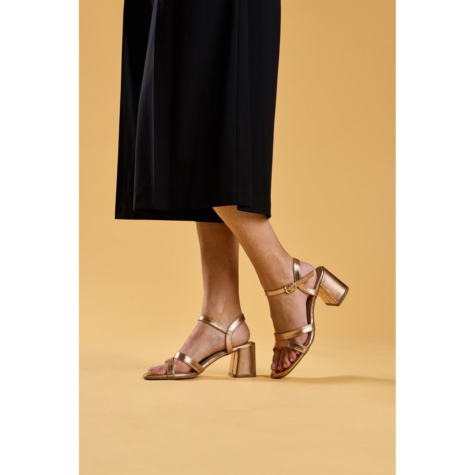 Hush Puppies Nalani Leather Women's Rose Sandals