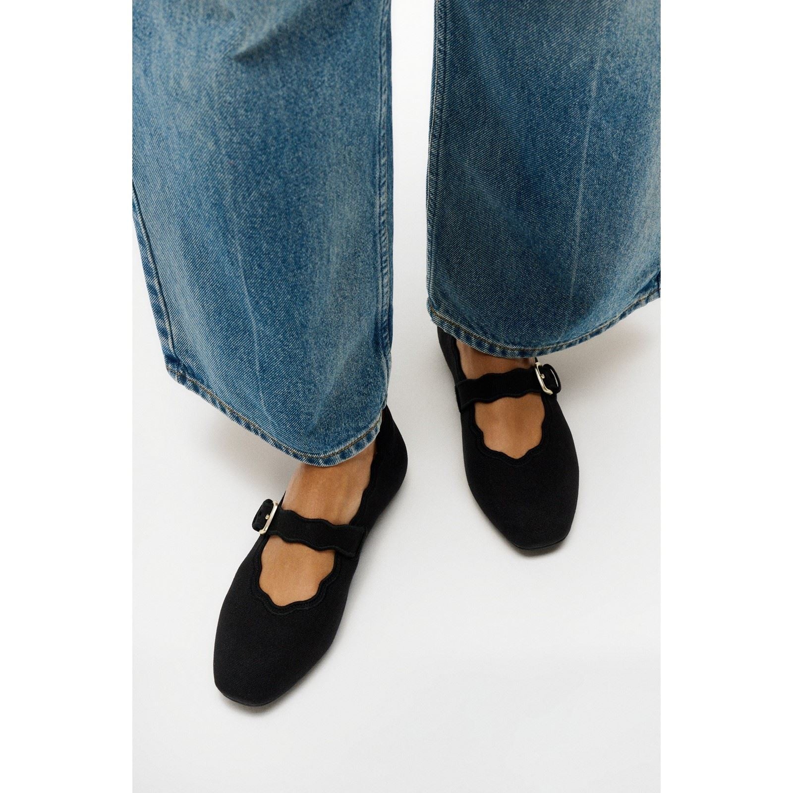 Fitflop Delicato Wave-Edge Polyester Women's Black Shoes