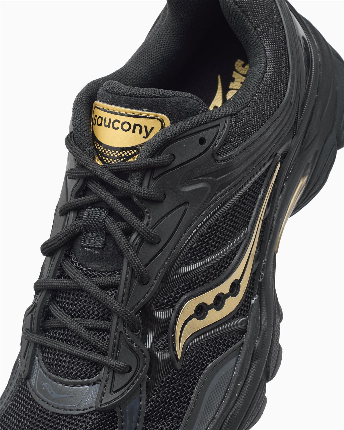 Saucony Progrid Omni 9 Armor Black/Gold Trainers