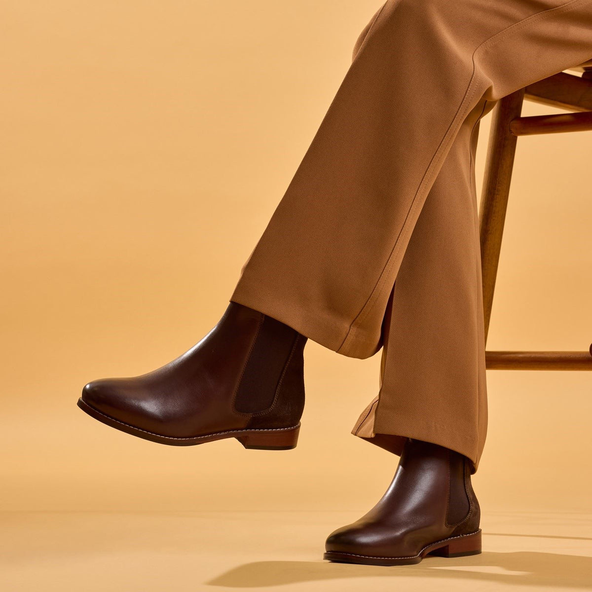 Hush Puppies Colette Leather Women's Chocolate Wide Fit Flat Chelsea Boots