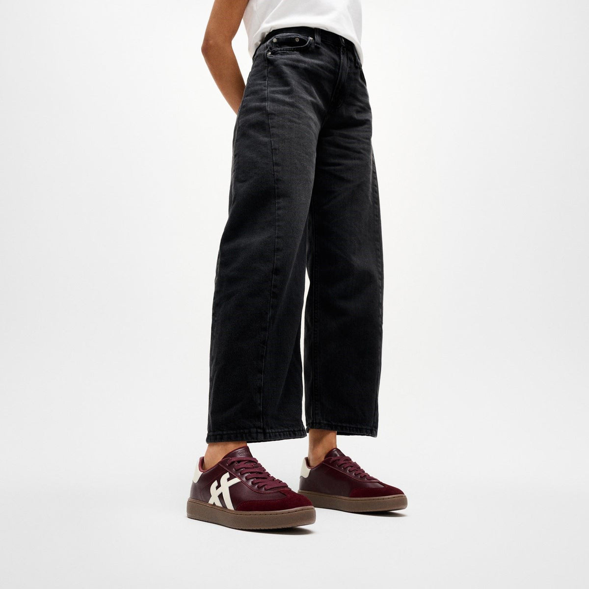 Fitflop The Dash T-Toe Leather Women's Dark Merlot/Urban White Trainers