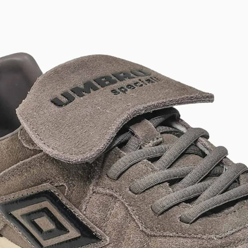 Umbro Speciali TR Suede Nickel/Black/White Trainers