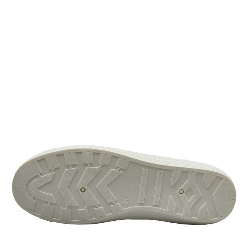 Penguin Anita Canvas Women's Off White Pumps