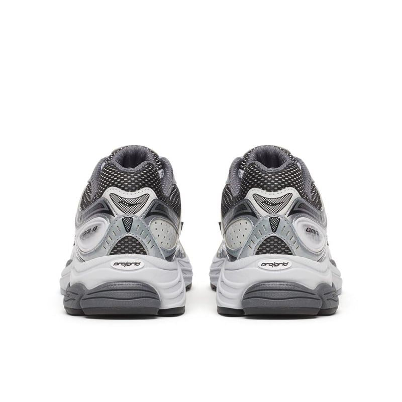 Saucony Progrid Omni 9 Microchip Trainers