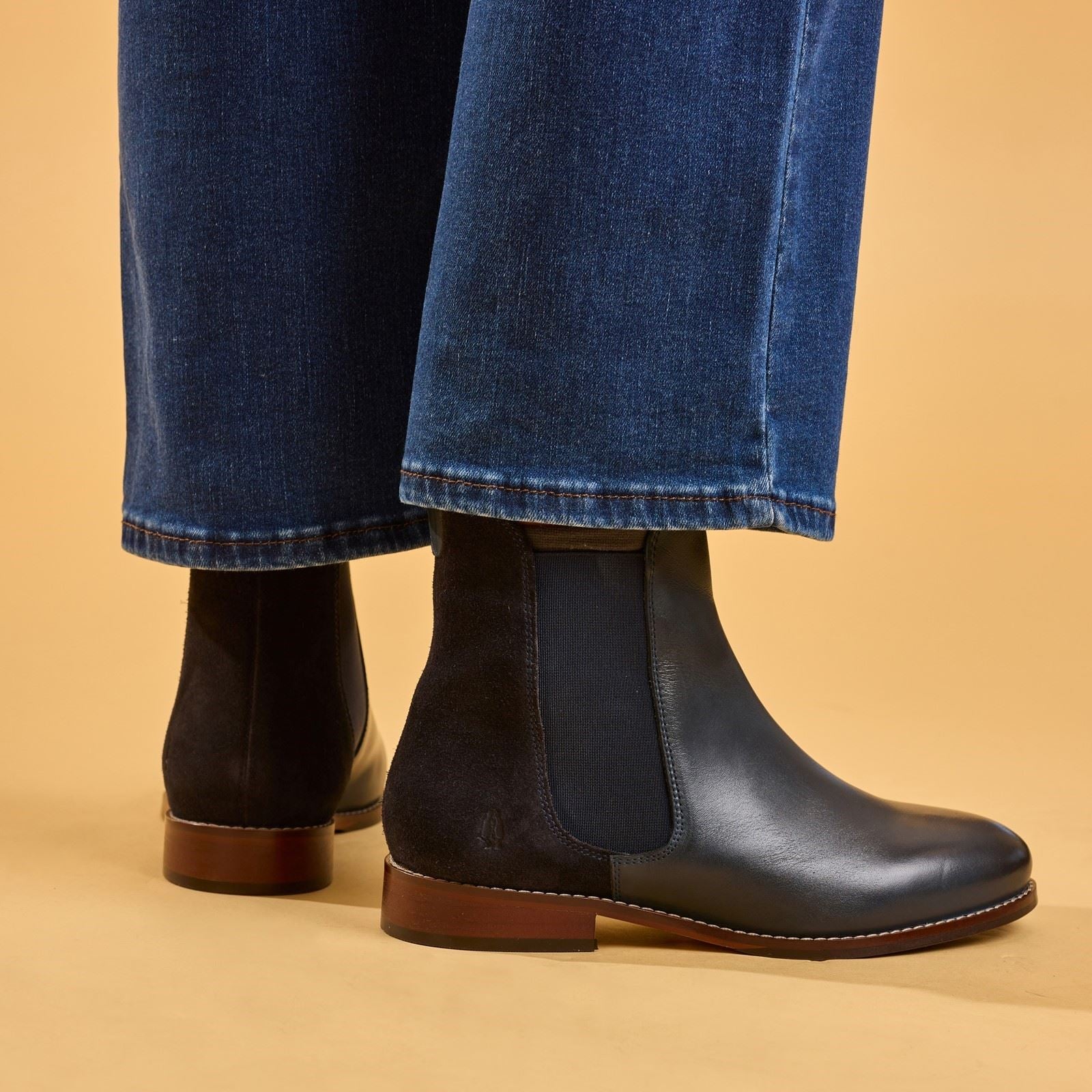 Hush Puppies Colette Leather Women's Navy Wide Fit Flat Chelsea Boots