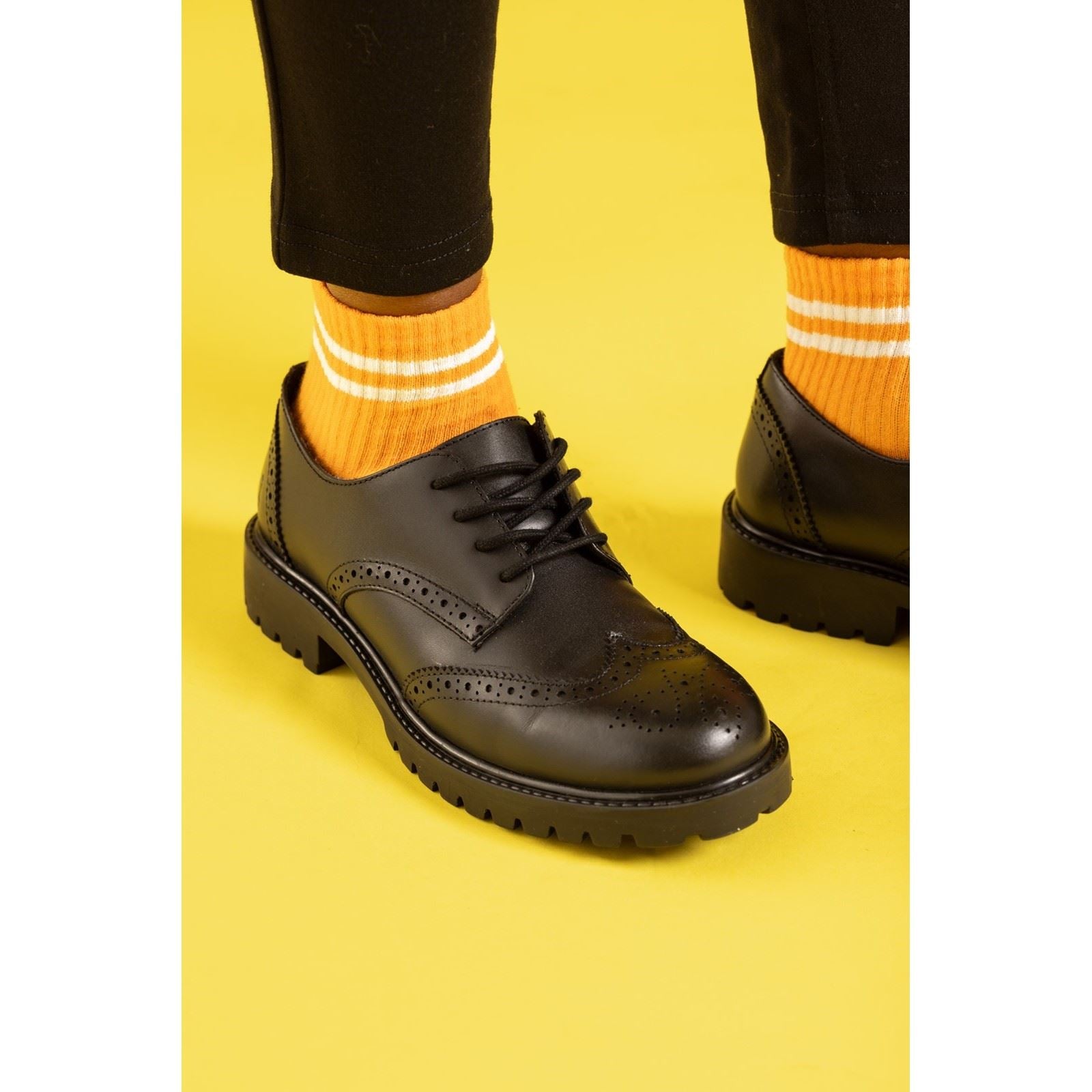 Hush Puppies Athena Senior Leather Girls's Black Brogues