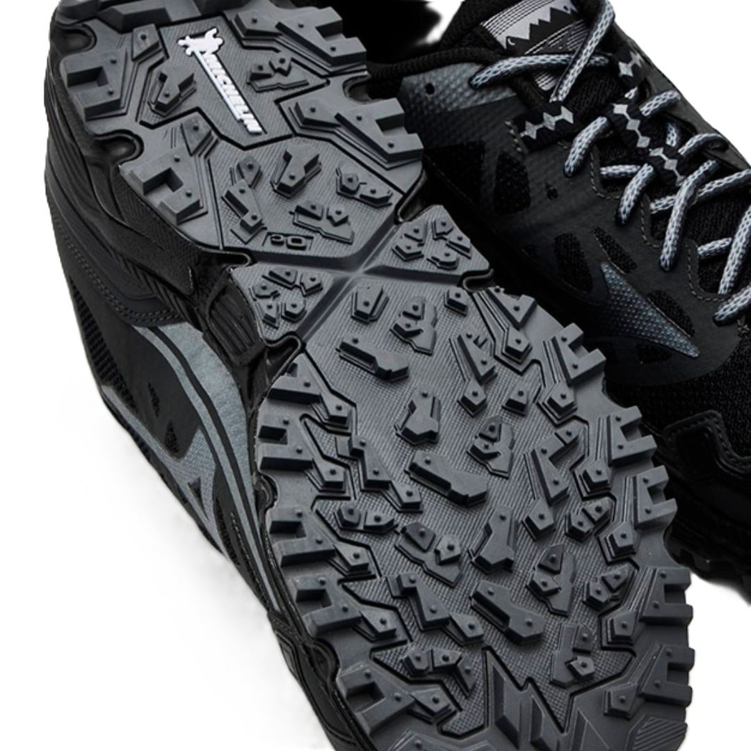 Mizuno Daichi LS Black/Metallic Grey/Iron Gate Trainers